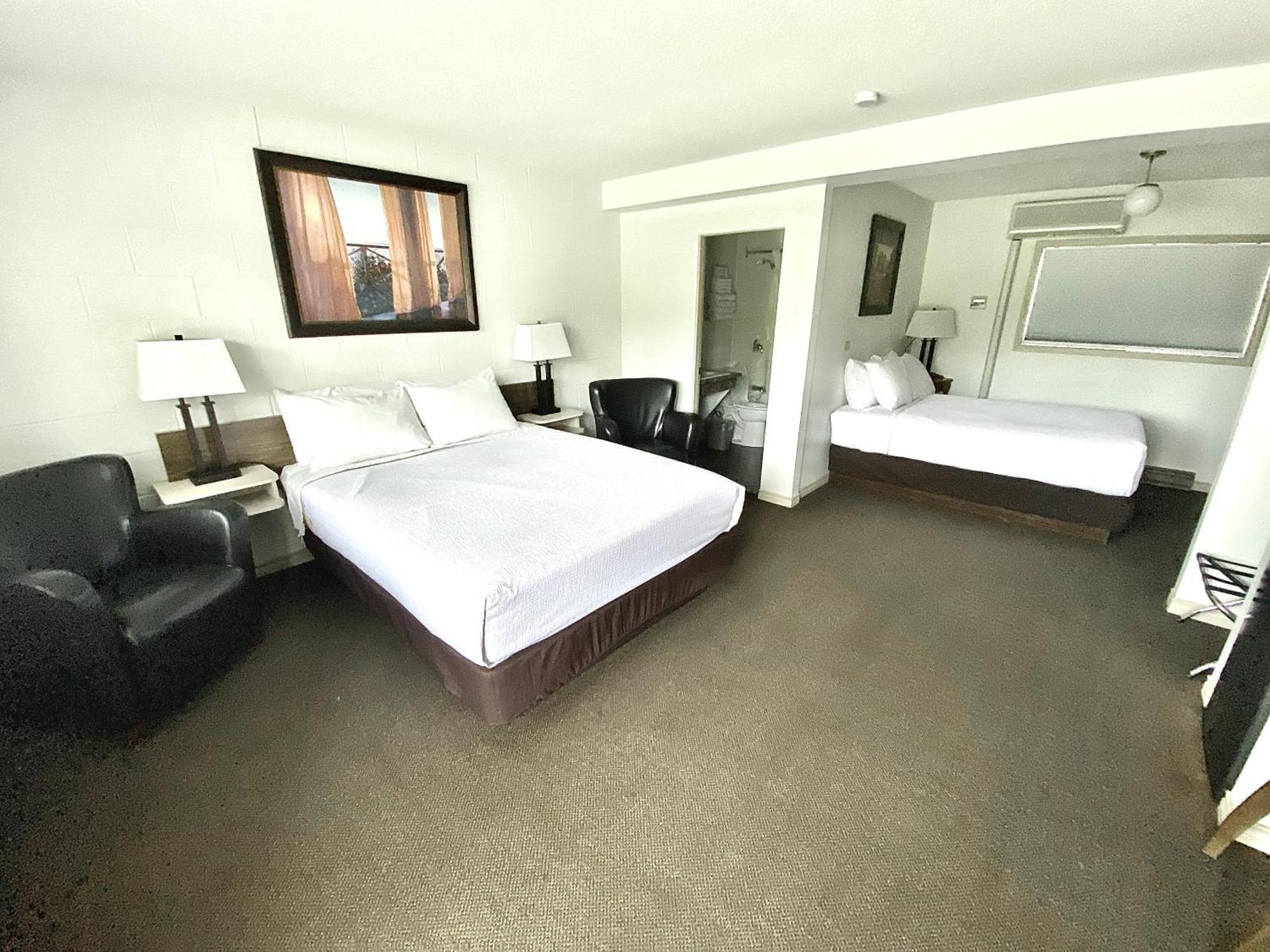 Arbutus Grove Motel Parksville Bagian luar foto