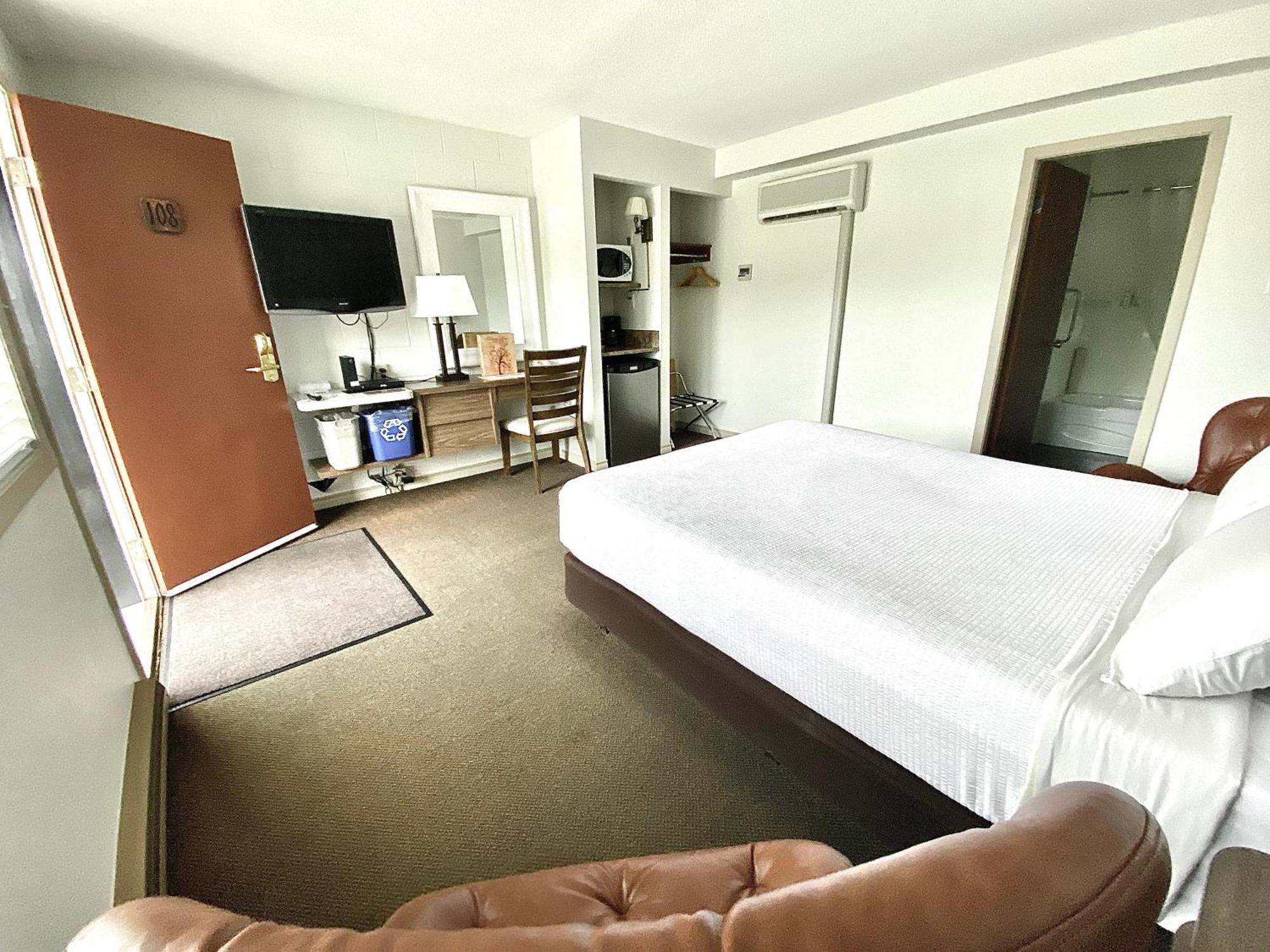 Arbutus Grove Motel Parksville Bagian luar foto