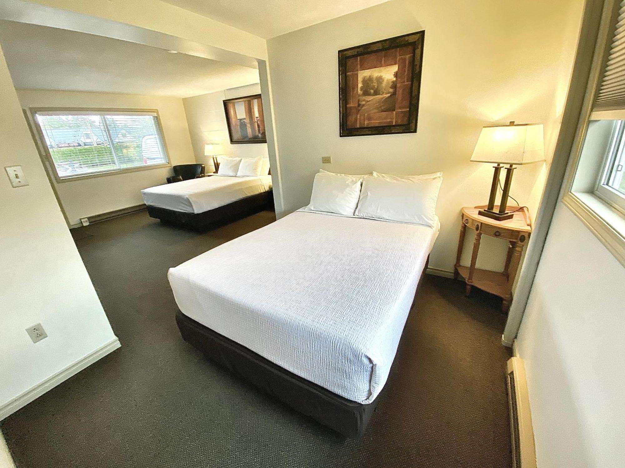 Arbutus Grove Motel Parksville Bagian luar foto