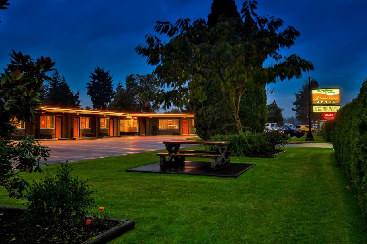Arbutus Grove Motel Parksville Bagian luar foto